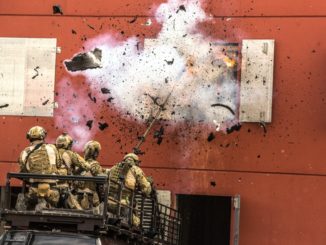 HVORFOR SÅ HEMMELIG? Aldrimer.no har denne uken avslørt alt som gikk galt under Øvelse Gemini 2015 i juni i år. Forsvaret og politiet har forsøkt å legge lokk på saken. Her MJK, FSK og Beredskapstroppen trener på Rena som oppkjøring til Øvelse Gemini 2014. Foto: DIDRIK LINNERUD/HÆREN/FORSVARET